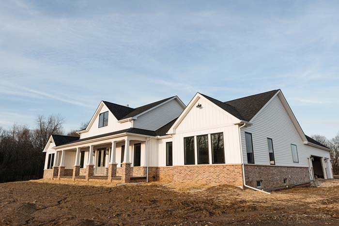 Spacious 2.5 bath walkout with open concept living